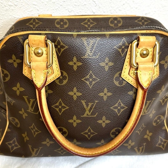 Louis Vuitton Manhattan excellent used condition below appraisal for quick sale - Picture 8 of 13